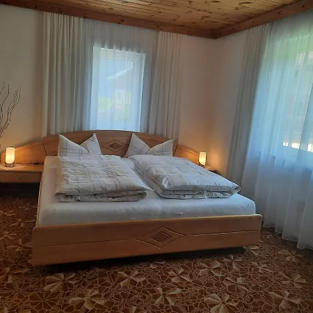 Haus Gruenwald شقة *