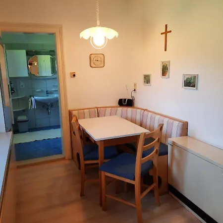 Haus Gruenwald شقة غوساو