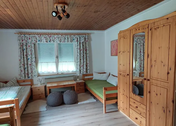 Haus Gruenwald شقة